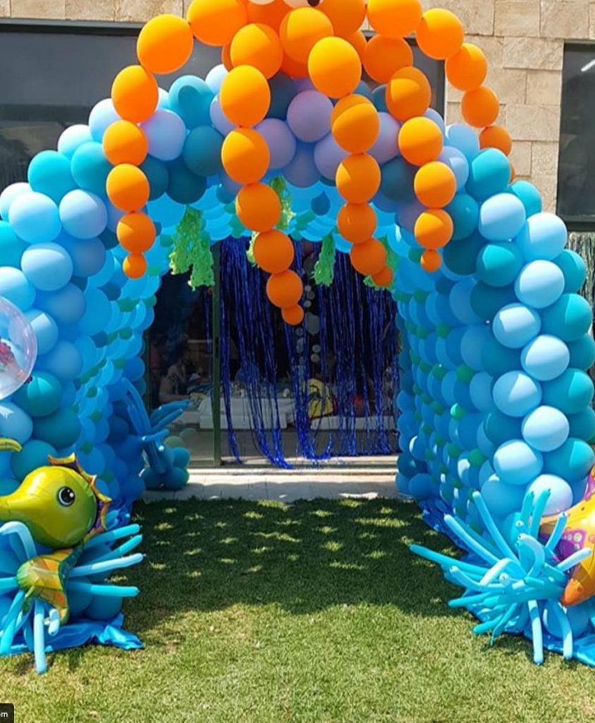 نانسي عجرم تحتفل بعيد ميلاد ابنتيها تحت البحار الراقية