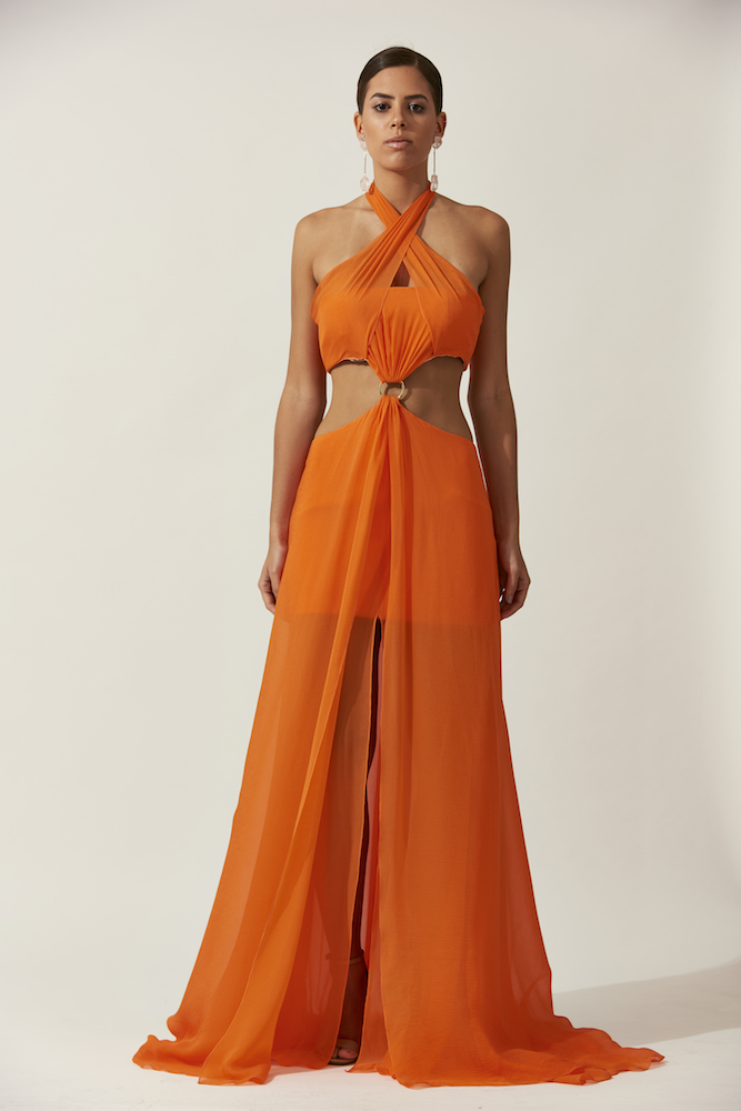 فستان باللون البرتقالي