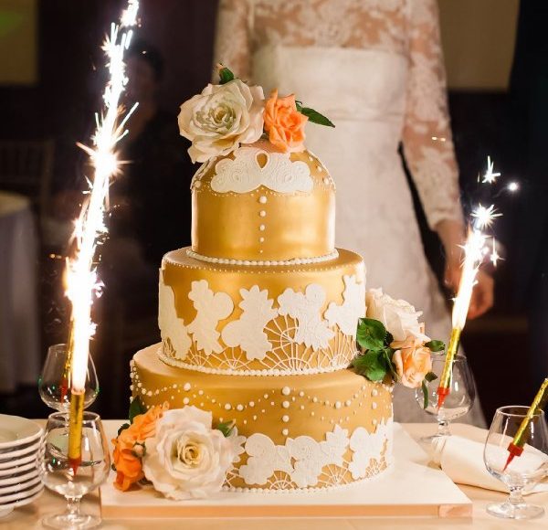 تصميم تورتة زفاف ذهبية
